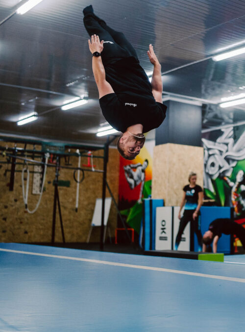 fitmore-rybnik-zajecia_0000s_0014_akrobatyka-dorosli - Fit&More