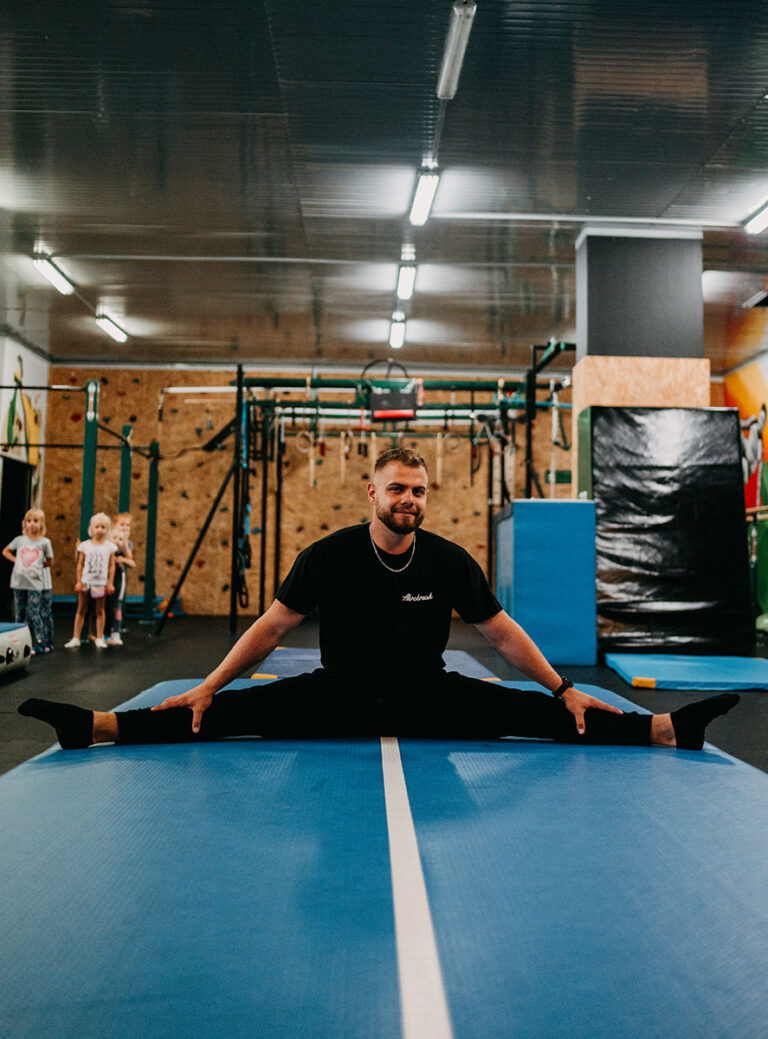 zajecia-fitmore-rybnik_0080_akrobatyka-dorosli - Fit&More